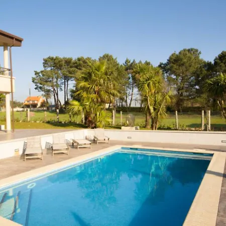 Villa 106387 - In *