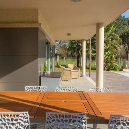 Villa 106387 - In *